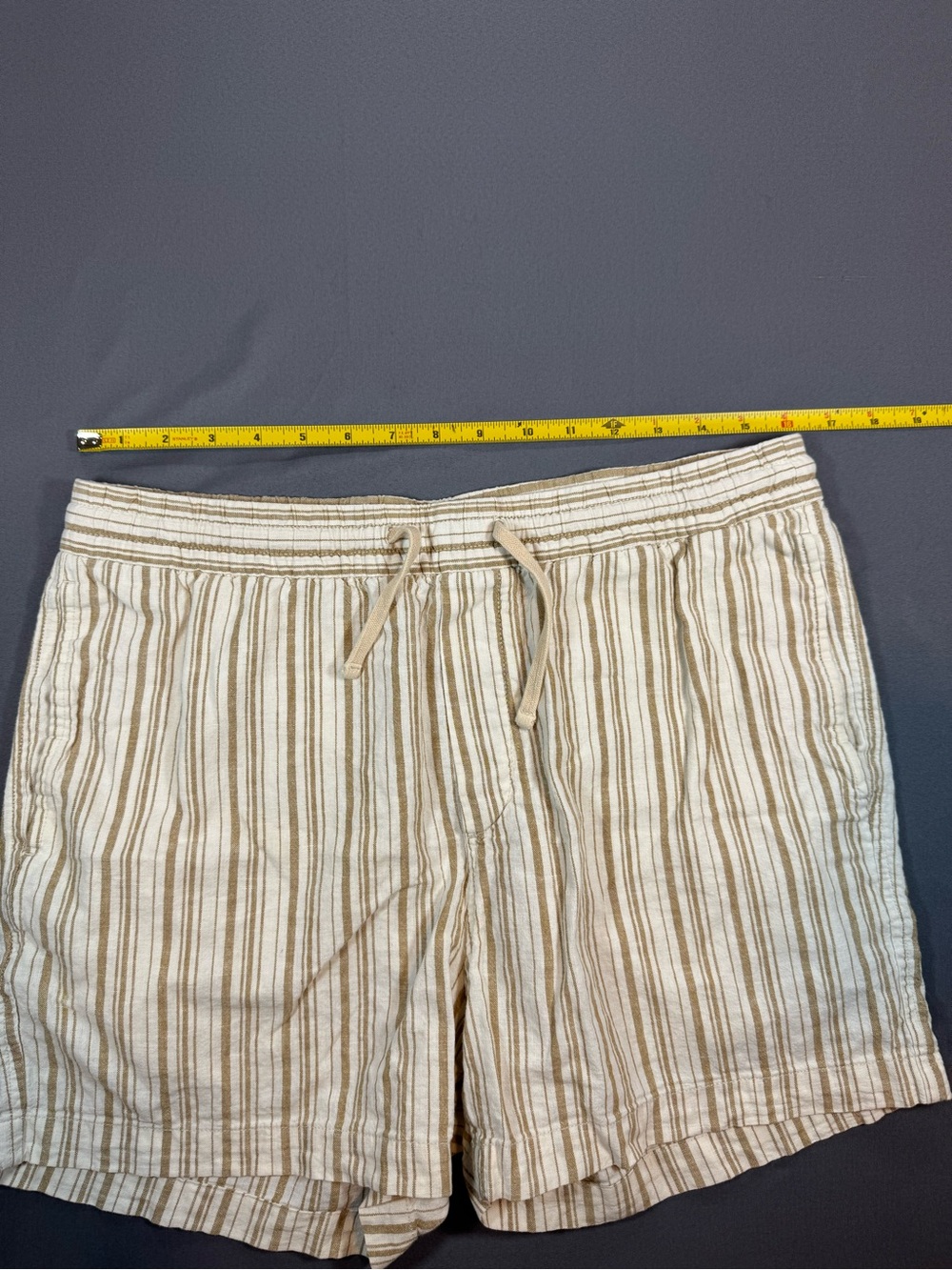 H&M Beige and White Striped Linen-Blend Shorts Size M Beach Summer Vacation - Picture 6 of 7